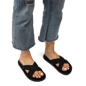 Matt & Nat Vegan Alvera Rubber Sandals Size 39/40